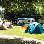4 People Irm Üdülőközpont *
